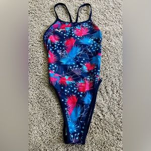 Mizuno Exer suit. Sz 26 excellent